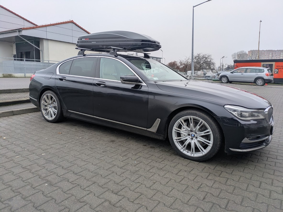 BMW Seria 7 G11 gotowe do wyjazdu ? belki Taurus CarryUp i box Hakr Magic 400 zamontowane i przetestowane